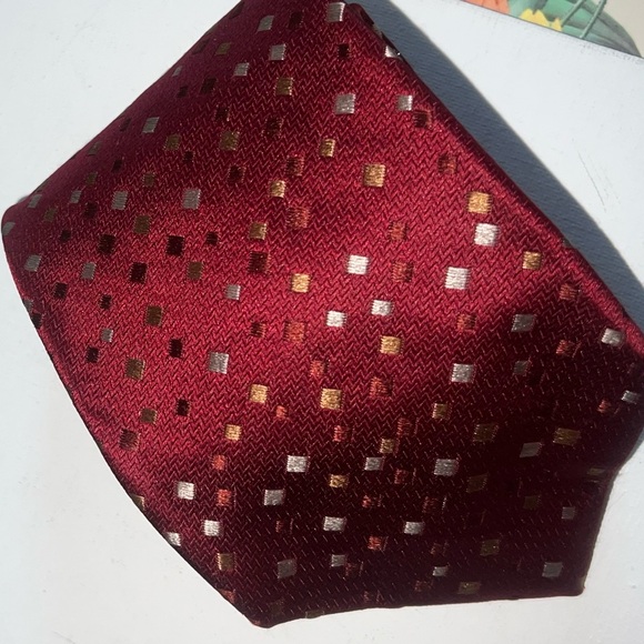 Red Silk Tie with Subtle Dot Pattern - Picture 5 of 6